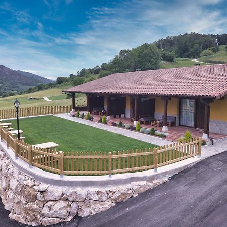 Apartamentos Fuente La Pipa Avín 外观 照片