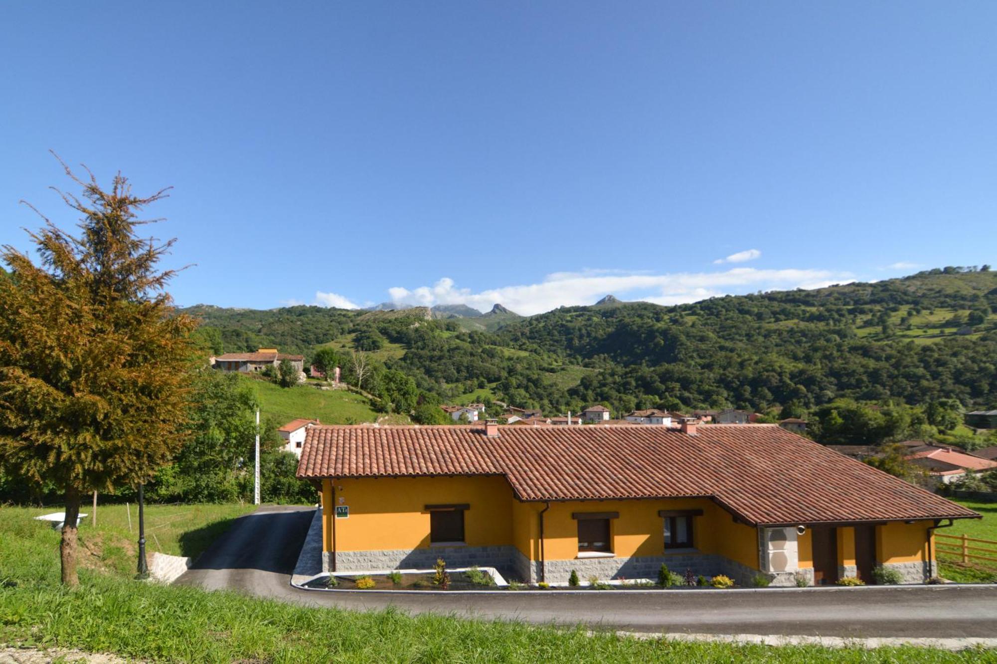 Apartamentos Fuente La Pipa Avín 外观 照片